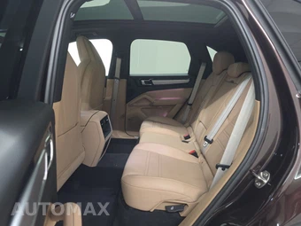 2023 Porsche Cayenne Platinum Edition – miniatura 13