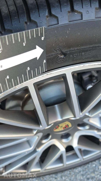 2023 Porsche Cayenne Platinum Edition – miniatura 21