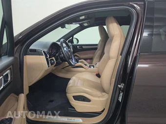 2023 Porsche Cayenne Platinum Edition – miniatura 7