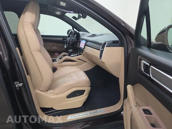 2023 Porsche Cayenne Platinum Edition – miniatura 8