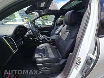 2023 Porsche Cayenne Platinum Edition – miniatura 6