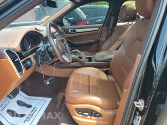 2023 Porsche Cayenne S Coupe Platinum Editi – miniatura 13