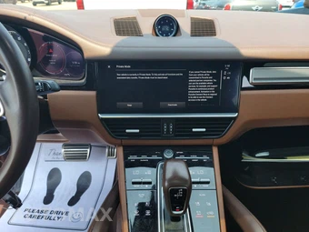 2023 Porsche Cayenne S Coupe Platinum Editi – miniatura 17