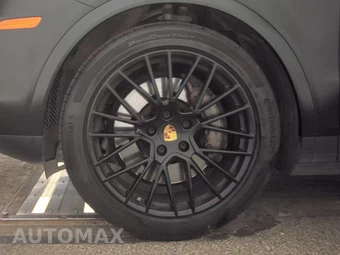 2023 Porsche Cayenne S Coupe Platinum Editi – miniatura 9