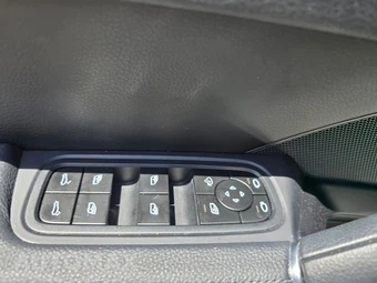 2023 Porsche Cayenne S Platinum Edition - miniatura 35
