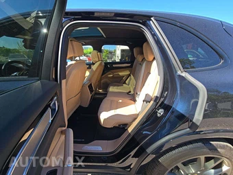 2023 Porsche Cayenne S Platinum Edition – miniatura 10