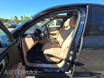 2023 Porsche Cayenne S Platinum Edition – miniatura 3