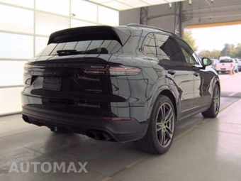 2023 Porsche Cayenne S Platinum Edition – miniatura 4