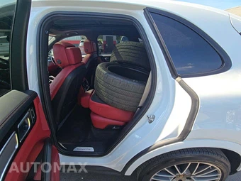 2023 Porsche Cayenne S Platinum Edition – miniatura 10