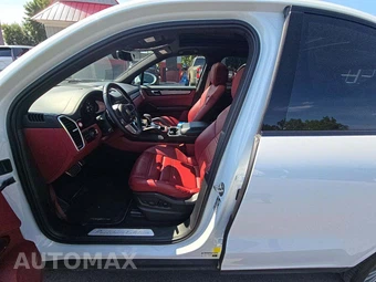 2023 Porsche Cayenne S Platinum Edition – miniatura 3