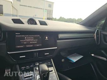 2023 Porsche Cayenne Turbo Coupe – miniatura 11