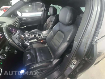 2023 Porsche Cayenne Turbo Coupe - miniatura 6