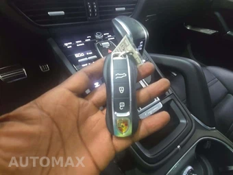 2023 Porsche Cayenne Turbo Coupe - miniatura 8