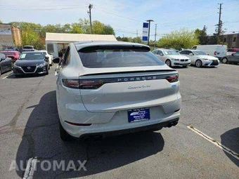 2023 Porsche Cayenne Turbo Coupe – miniatura 2