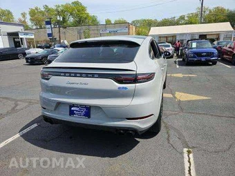 2023 Porsche Cayenne Turbo Coupe – miniatura 3