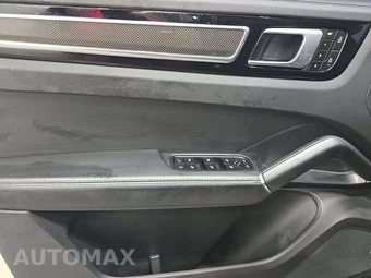 2023 Porsche Cayenne Turbo S E-Hybrid - miniatura 9