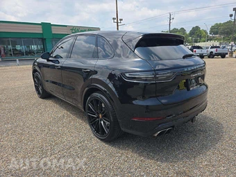 2023 Porsche Cayenne Turbo - miniatura 2