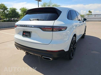 2023 Porsche Cayenne - miniatura 3