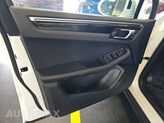 2023 Porsche Macan – miniatura 9