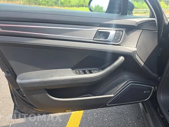2023 Porsche Panamera 4 E-Hybrid Platinum E – miniatura 9