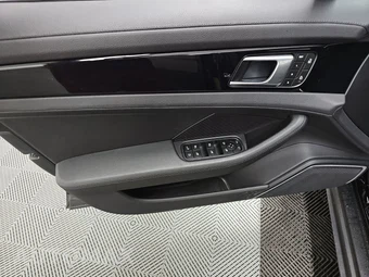 2023 Porsche Panamera 4 E-Hybrid – miniatura 9