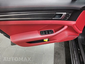 2023 Porsche Panamera 4 Platinum Edition – miniatura 9