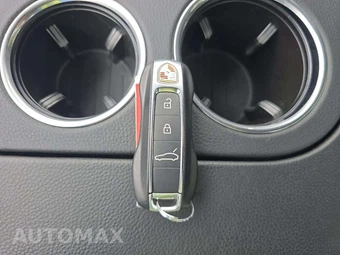 2023 Porsche Panamera Platinum Edition – miniatura 8