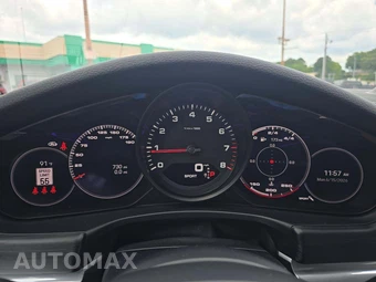 2023 Porsche Panamera Platinum Edition – miniatura 9