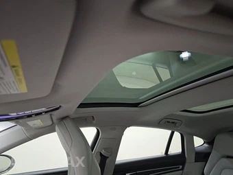 2023 Porsche Panamera Platinum Edition – miniatura 14