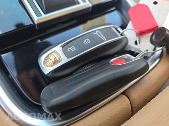 2023 Porsche Panamera Platinum Edition - miniatura 8