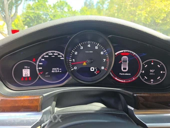 2023 Porsche Panamera Platinum Edition - miniatura 9