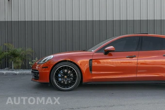 2023 Porsche Panamera Platinum Edition - miniatura 2