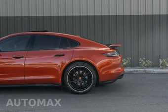 2023 Porsche Panamera Platinum Edition - miniatura 3