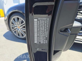 2023 Porsche Panamera Platinum Edition – miniatura 2