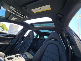 2023 Porsche Panamera Platinum Edition – miniatura 8