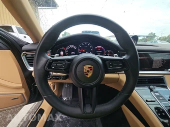 2023 Porsche Panamera Platinum Edition - miniatura 10