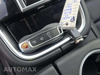 2023 Porsche Panamera Platinum Edition – miniatura 8