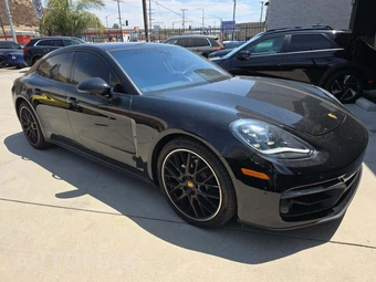 2023 Porsche Panamera Platinum Edition - miniatura 4