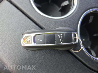2023 Porsche Panamera Platinum Edition - miniatura 8
