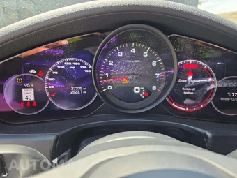 2023 Porsche Panamera Platinum Edition - miniatura 9