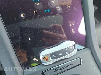 2023 Porsche Taycan 4 Cross Turismo – miniatura 8
