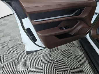 2023 Porsche Taycan GTS – miniatura 9