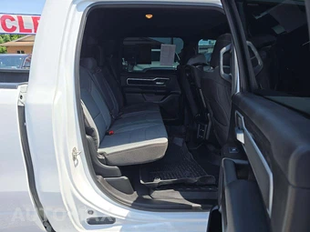 2023 Ram 1500 Big Horn Crew Cab Medium Bed - miniatura 16