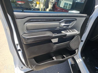 2023 Ram 1500 Big Horn Crew Cab Medium Bed - miniatura 9