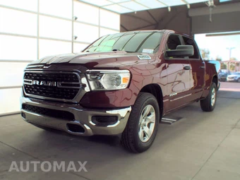 2023 Ram 1500 Big Horn Crew Cab Medium Bed - samochód z USA z aukcji Manheim, oferta Kup Teraz w AUTOMAX