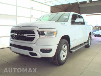 2023 Ram 1500 Big Horn Crew Cab Short Bed - samochód z USA z aukcji Manheim, oferta Kup Teraz w AUTOMAX