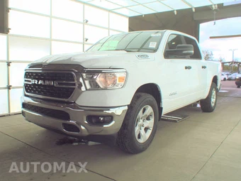 2023 Ram 1500 Big Horn Crew Cab Short Bed - samochód z USA z aukcji Manheim, oferta Kup Teraz w AUTOMAX