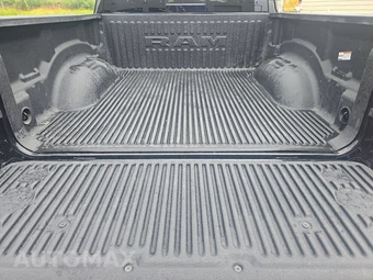 2023 Ram 1500 Big Horn Crew Cab Short Bed - miniatura 16