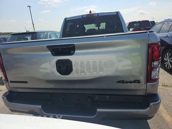 2023 Ram 1500 Big Horn Crew Cab Short Bed - miniatura 5