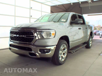 2023 Ram 1500 Big Horn Crew Cab Short Bed - samochód z USA z aukcji Manheim, oferta Kup Teraz w AUTOMAX